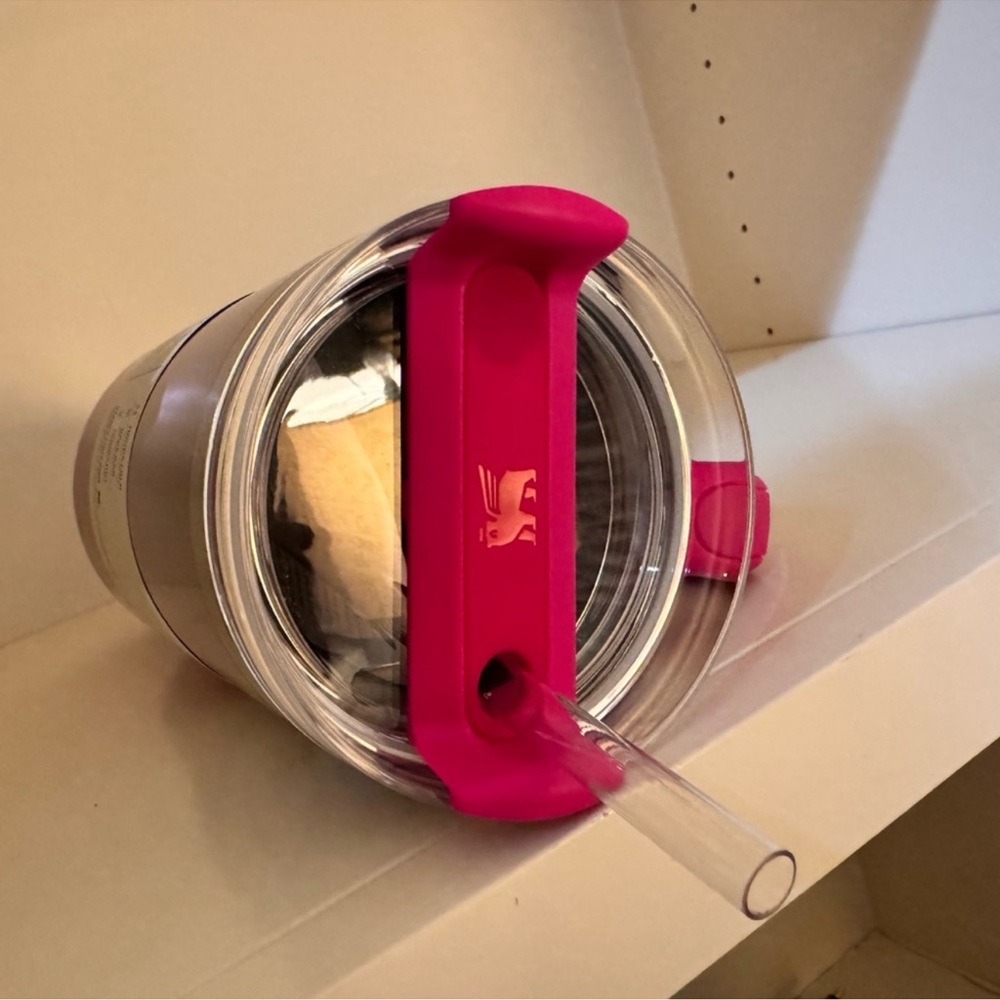 🎉LAST CHANCE🎉Stanley 40 oz. Quencher H2.0 FlowState Tumbler Camelia Gradient - Picture 11 of 14